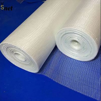 Beyaz kaplı cam lif örgü 5*5mm 4*4mm cam lif yalıtım örgü 50m - 200m rulo uzunluğu